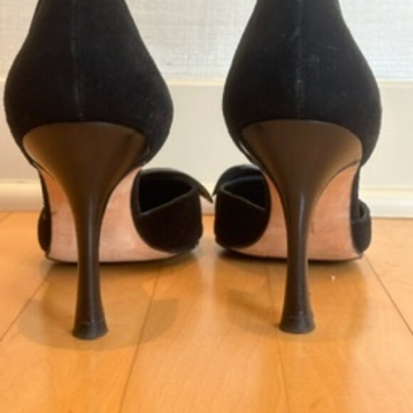 Manolo Blahnik Black Suede Pumps - Picture 5 of 8